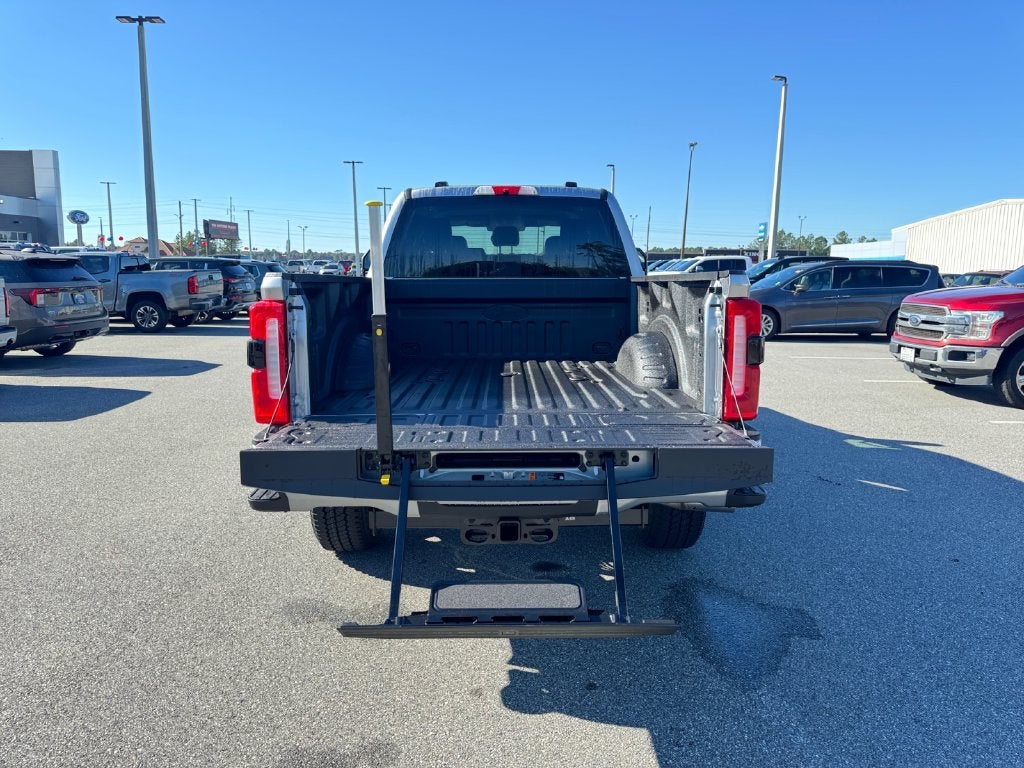 2027 Ford F-350SD Lariat