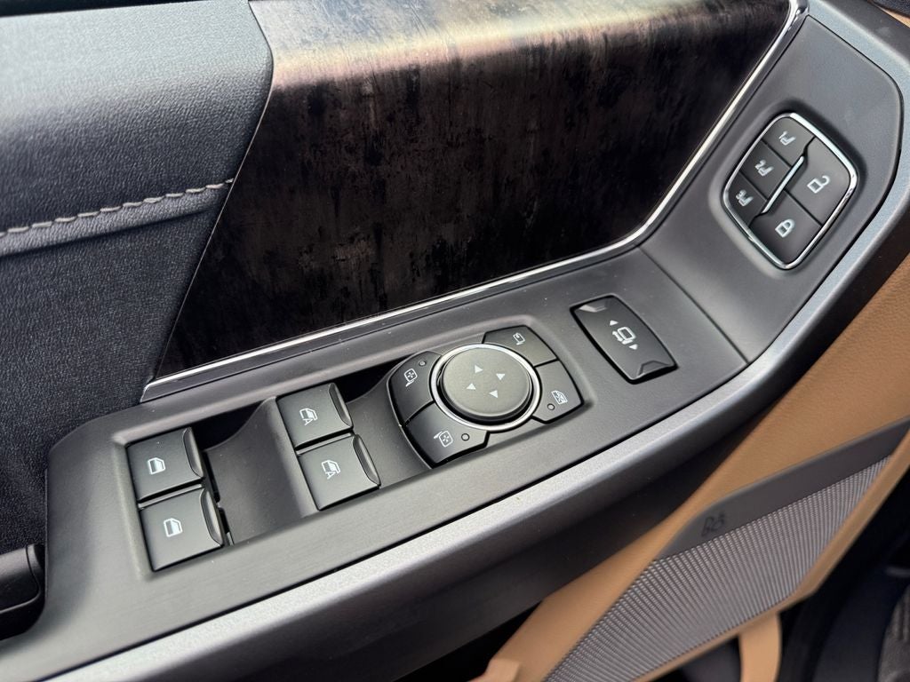 2027 Ford F-350SD Lariat