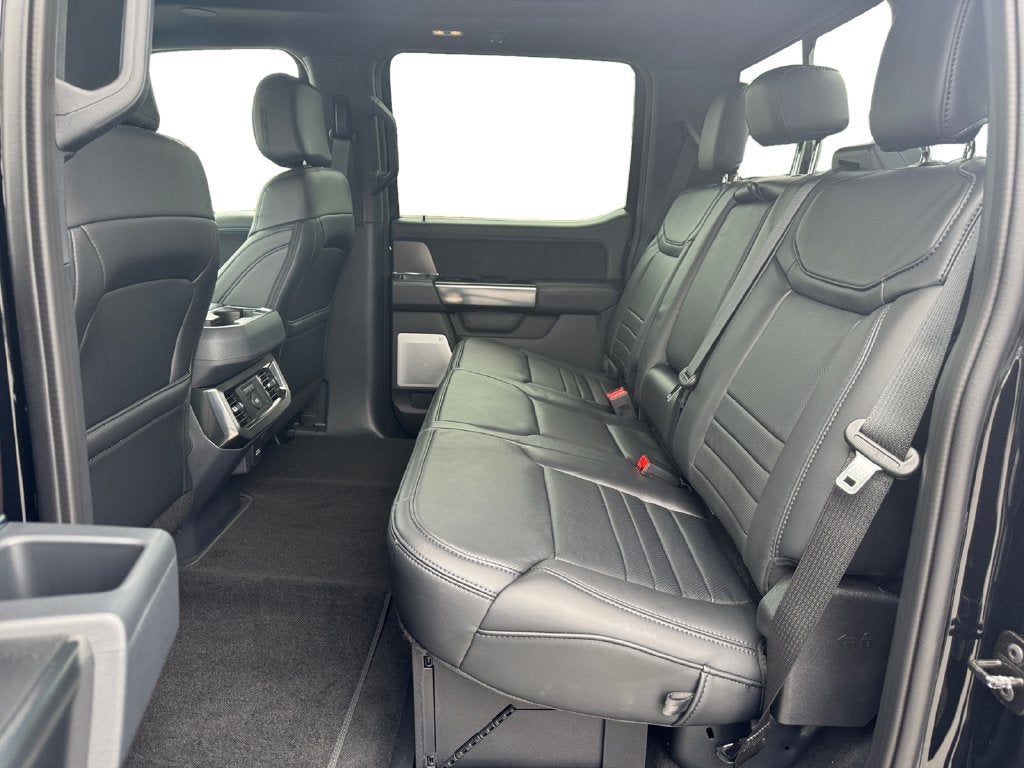 2027 Ford F-350SD Platinum