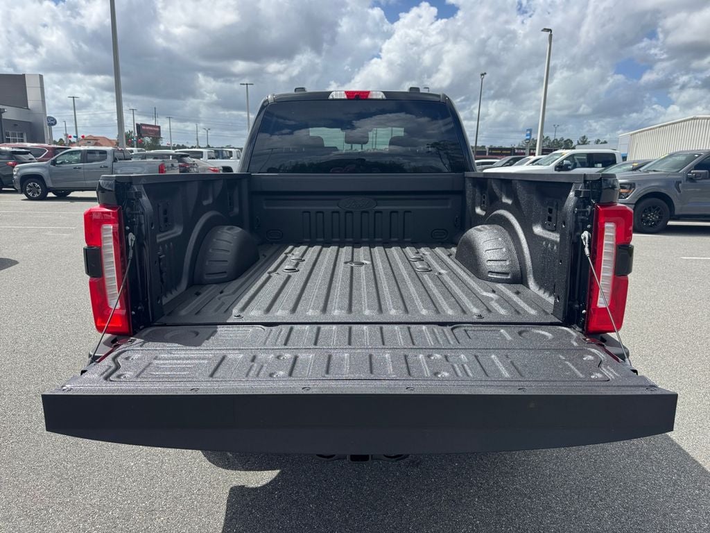 2027 Ford F-350SD Lariat