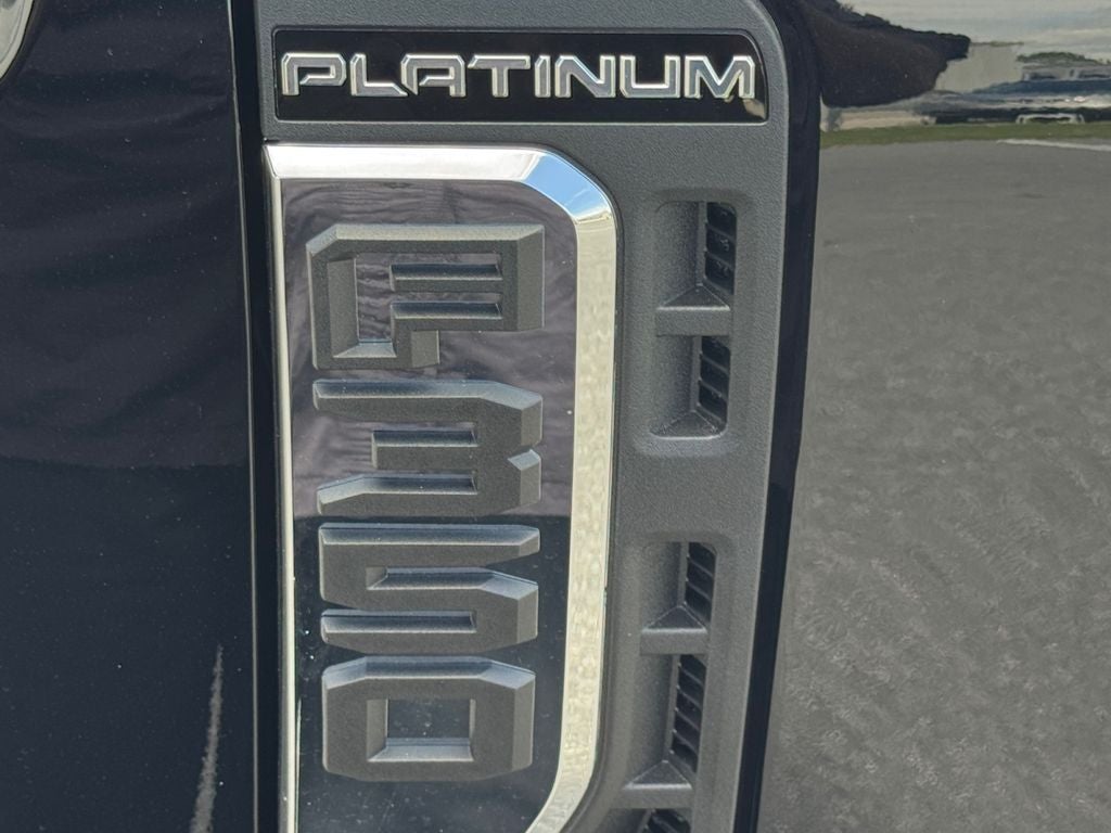2026 Ford F-350SD Platinum DRW