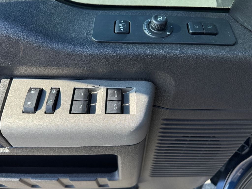 2016 Ford F-350SD Lariat DRW