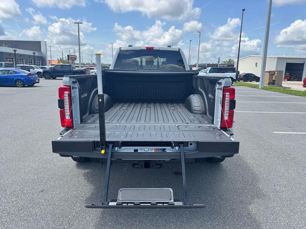 2026 Ford F-350SD Lariat DRW