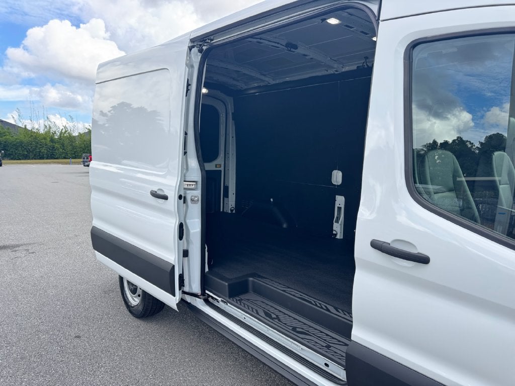2027 Ford Transit-250 Base