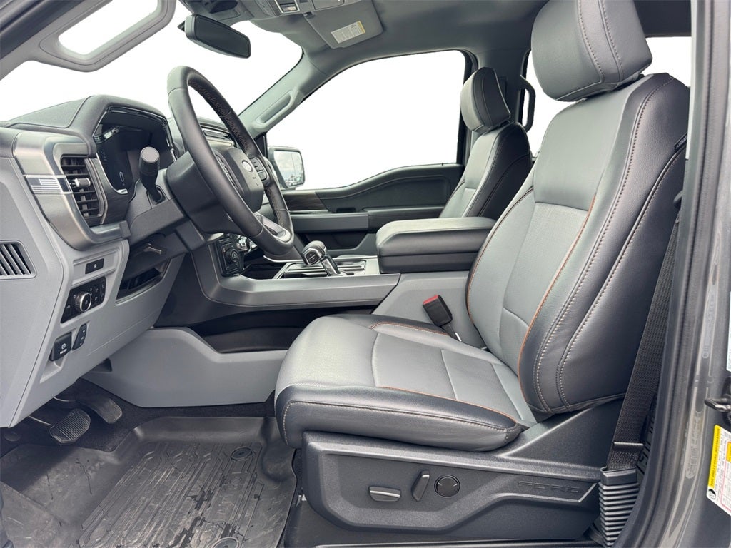 2025 Ford F-150 Lariat 5.0 V8