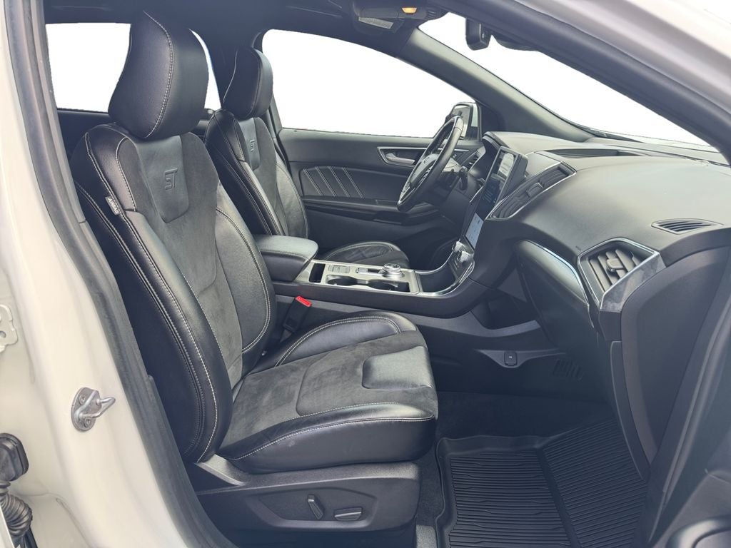 2023 Ford Edge ST