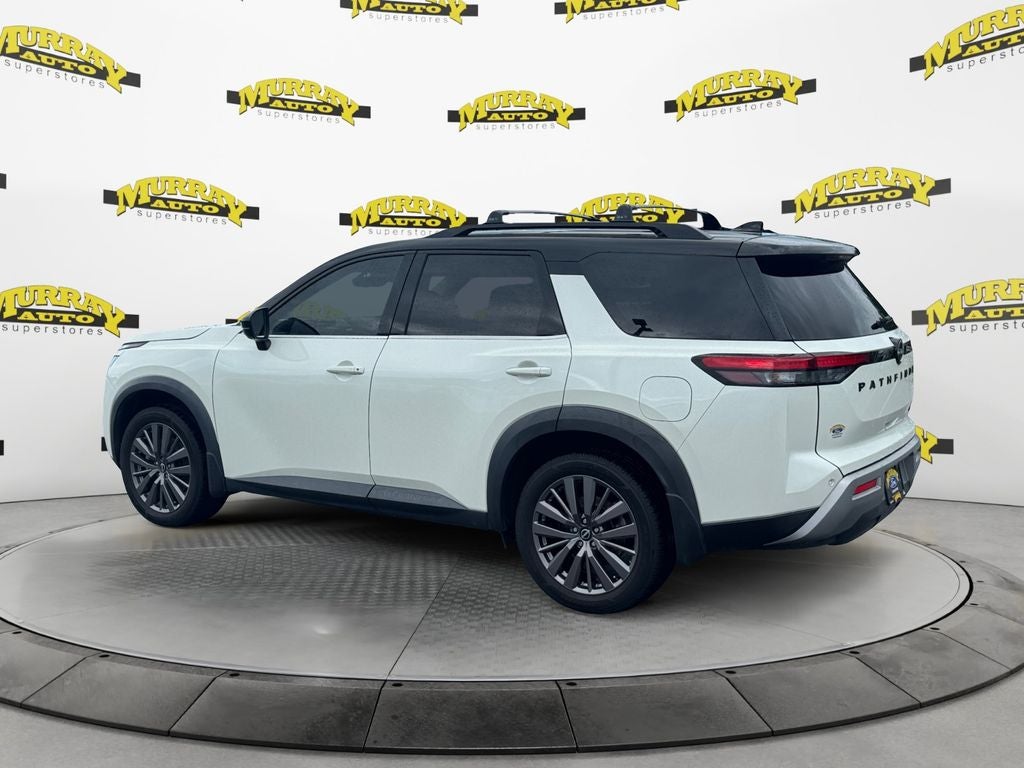 2023 Nissan Pathfinder SL