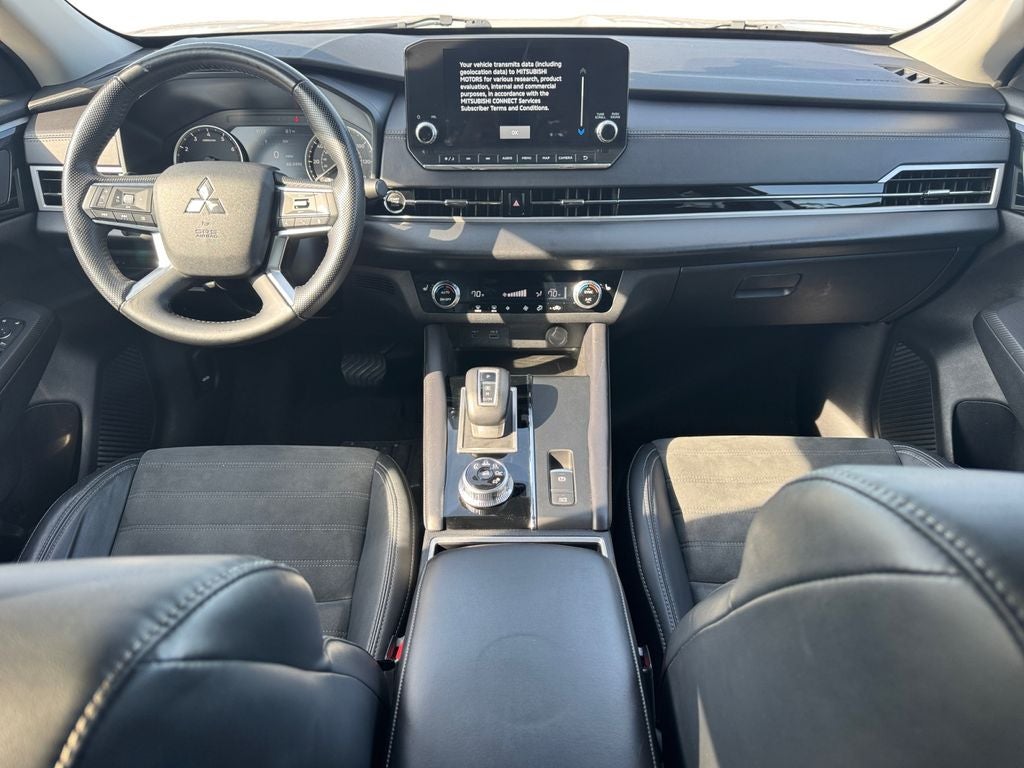 2023 Mitsubishi Outlander SE