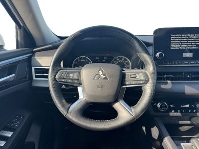 2023 Mitsubishi Outlander SE