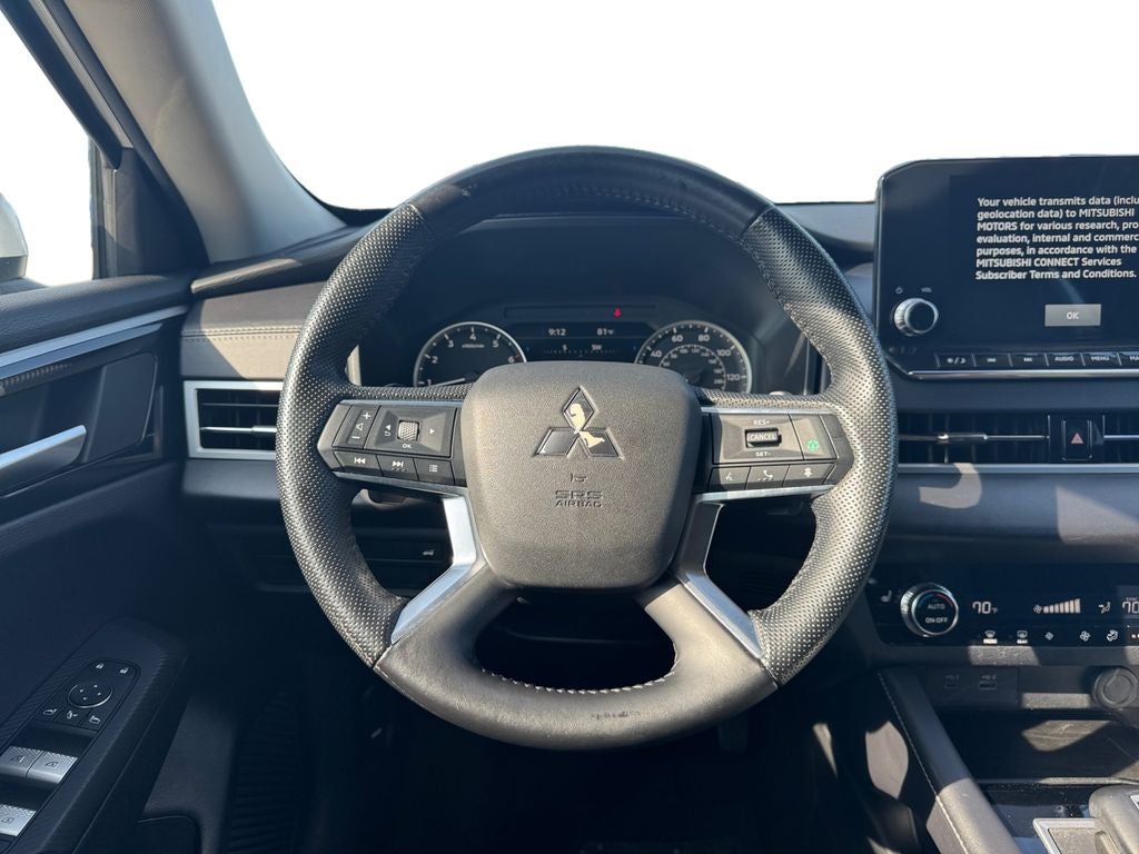 2023 Mitsubishi Outlander SE